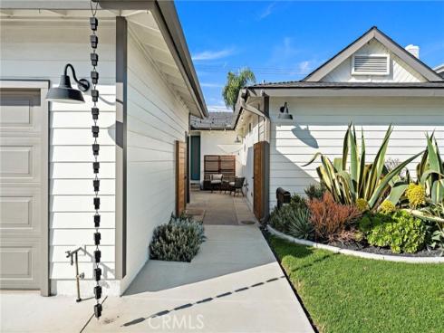 9441  Iolani   Circle, Huntington Beach, CA