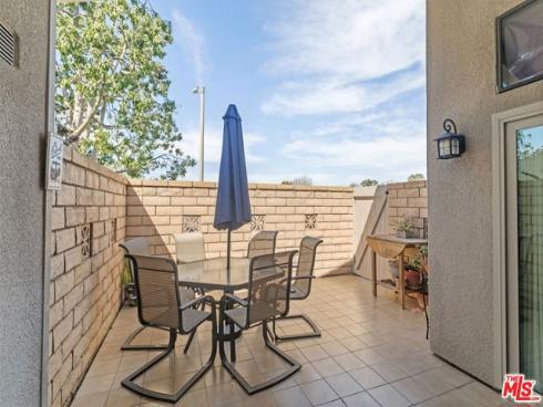 8886  Plumas  1121A  Circle, Huntington Beach, CA