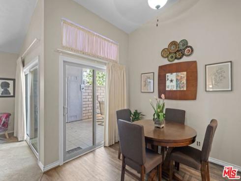 8886  Plumas  1121A  Circle, Huntington Beach, CA