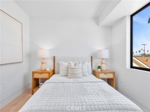 520  11th   Street, Huntington Beach, CA