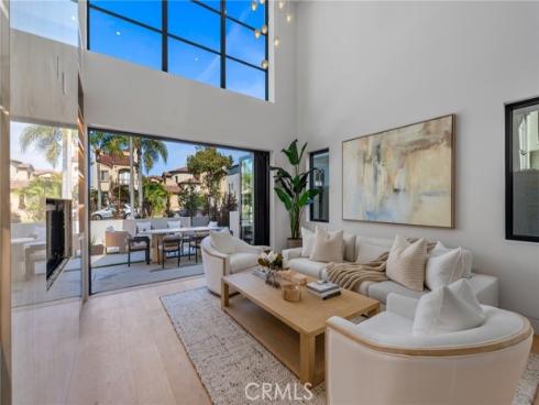 520  11th   Street, Huntington Beach, CA