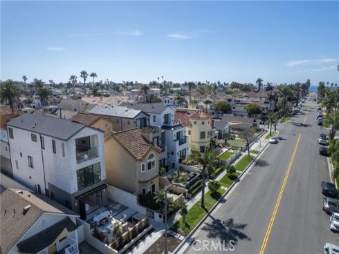 520  11th   Street, Huntington Beach, CA