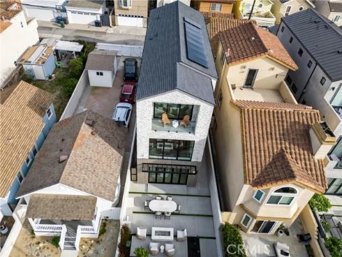 520  11th   Street, Huntington Beach, CA