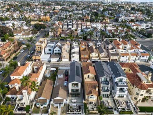 520  11th   Street, Huntington Beach, CA