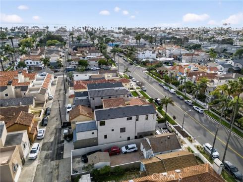 520  11th   Street, Huntington Beach, CA