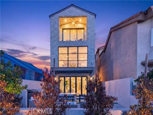 520  11th   Street, Huntington Beach, CA