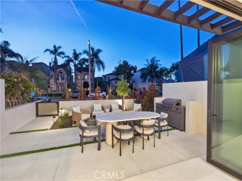 520  11th   Street, Huntington Beach, CA