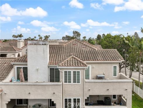 4561  Warner  302 , Huntington Beach, CA