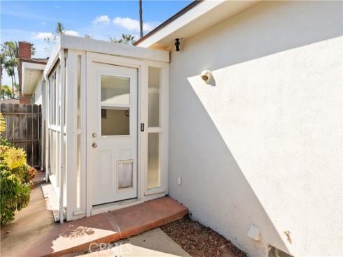 21135  Freeport  , Huntington Beach, CA