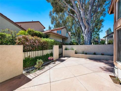 8466  Idlewild  , Huntington Beach, CA