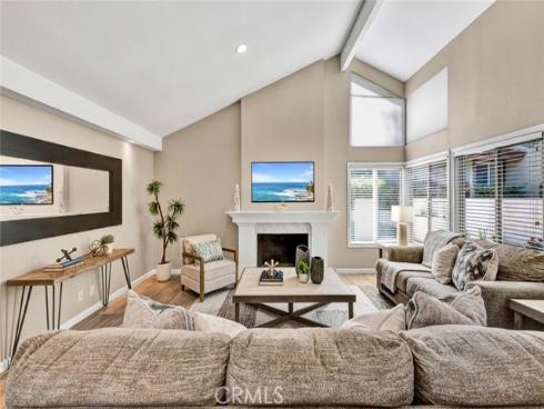 8466  Idlewild  , Huntington Beach, CA