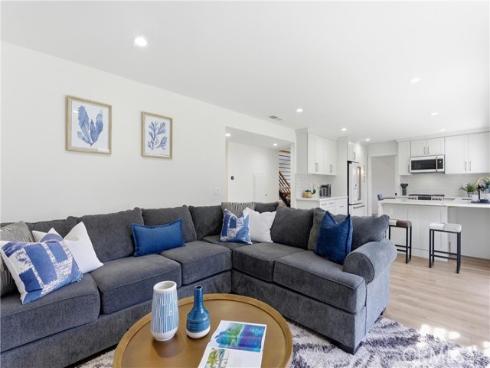 20621  Reef   Lane, Huntington Beach, CA