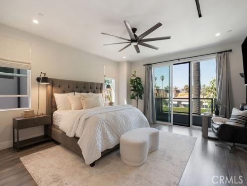 624  14th   Street, Huntington Beach, CA