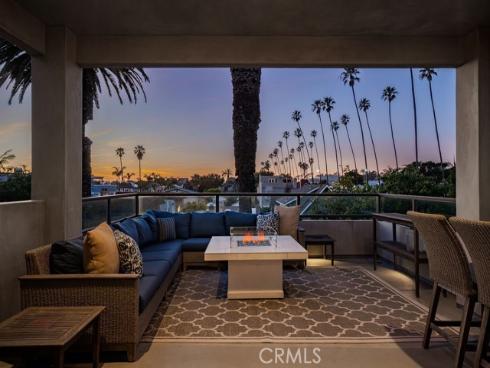 624  14th   Street, Huntington Beach, CA