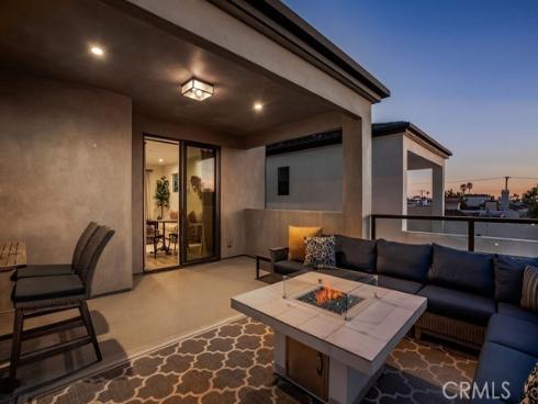 624  14th   Street, Huntington Beach, CA