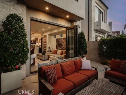 624  14th   Street, Huntington Beach, CA