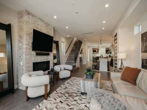 624  14th   Street, Huntington Beach, CA