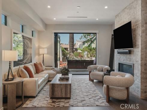 624  14th   Street, Huntington Beach, CA