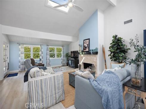 3581  Aquarius  , Huntington Beach, CA