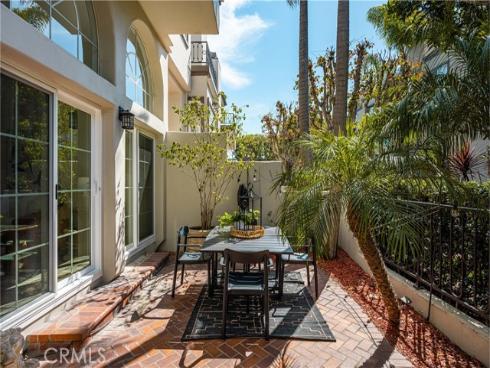 19275  Meadowood Circle  , Huntington Beach, CA