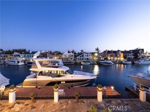 16111  Santa Barbara   Lane, Huntington Beach, CA