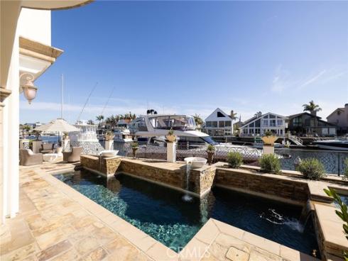 16111  Santa Barbara   Lane, Huntington Beach, CA