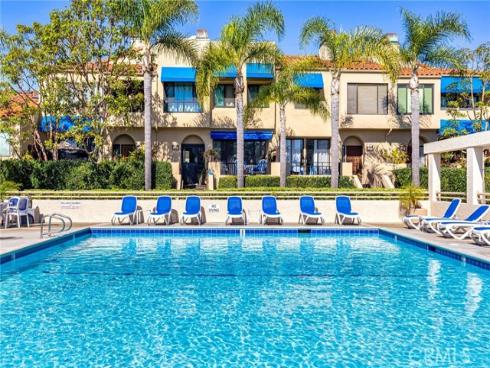 3207  Moritz  41  Drive, Huntington Beach, CA