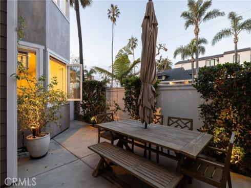 428  7th  , Huntington Beach, CA