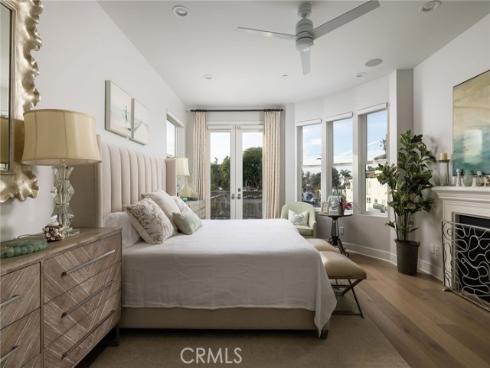 428  7th  , Huntington Beach, CA