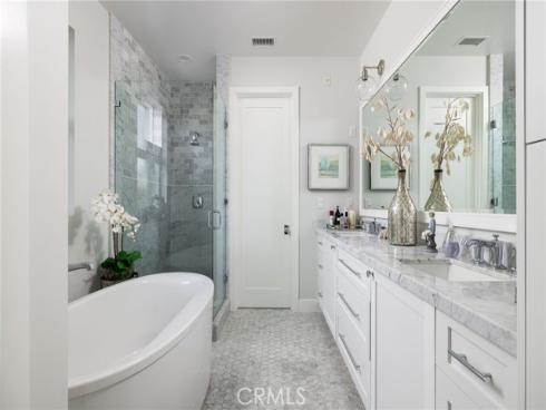 428  7th  , Huntington Beach, CA