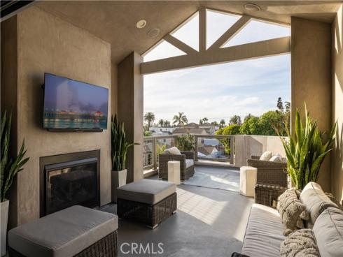 428  7th  , Huntington Beach, CA