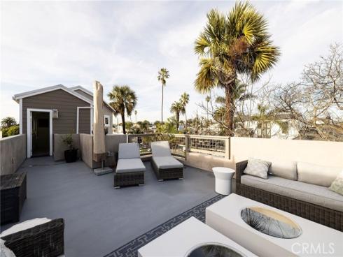 428  7th  , Huntington Beach, CA