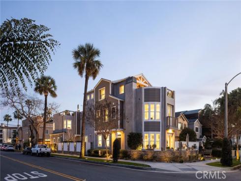 428  7th  , Huntington Beach, CA