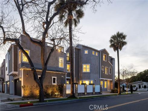 428  7th  , Huntington Beach, CA