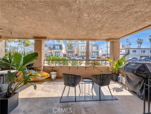 1200  Pacific Coast  106  Highway, Huntington Beach, CA