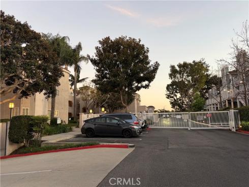 4561  Warner  101 , Huntington Beach, CA