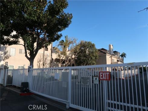 4561  Warner  101 , Huntington Beach, CA