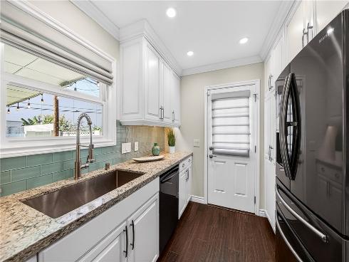 16381  Rhone  , Huntington Beach, CA