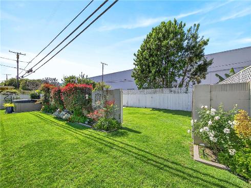 16381  Rhone  , Huntington Beach, CA