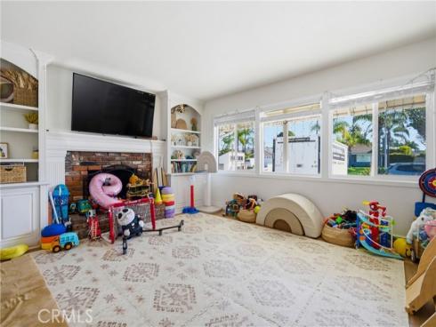17571  Wrightwood   Lane, Huntington Beach, CA