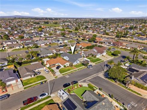 17571  Wrightwood   Lane, Huntington Beach, CA