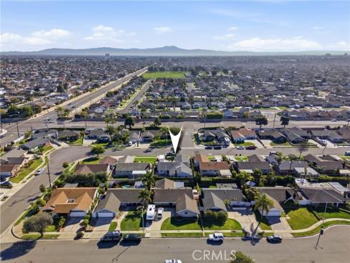 17571  Wrightwood   Lane, Huntington Beach, CA