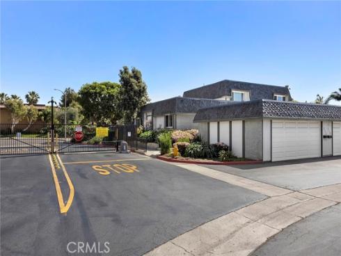 21114  Gypsy Moth   Lane, Huntington Beach, CA
