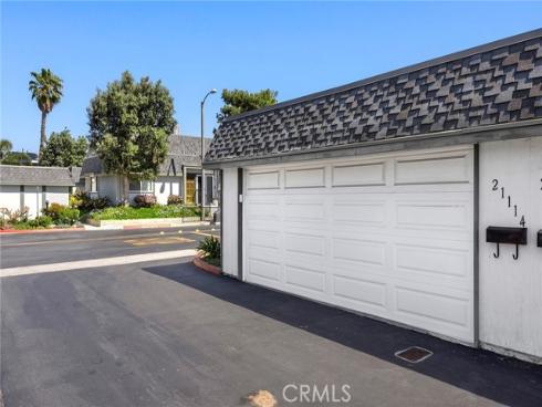 21114  Gypsy Moth   Lane, Huntington Beach, CA