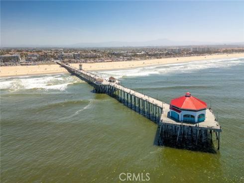 21114  Gypsy Moth   Lane, Huntington Beach, CA