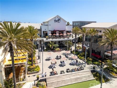 21114  Gypsy Moth   Lane, Huntington Beach, CA