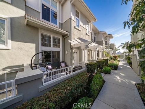 18061  Joyful  104  Lane, Huntington Beach, CA