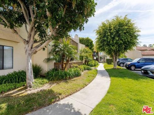 4852  Cabana  202  Drive, Huntington Beach, CA