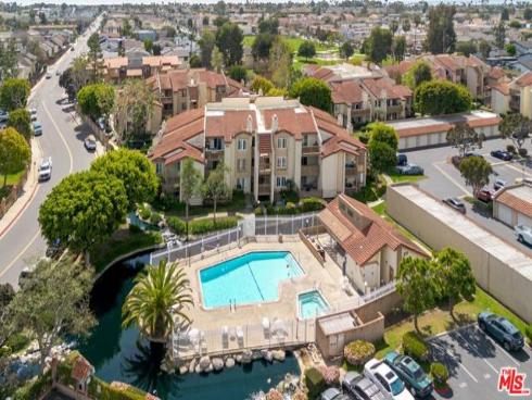 4852  Cabana  202  Drive, Huntington Beach, CA