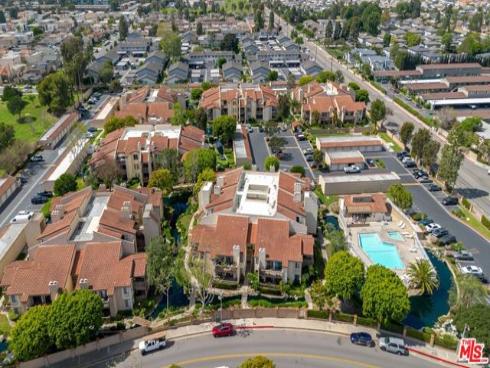 4852  Cabana  202  Drive, Huntington Beach, CA